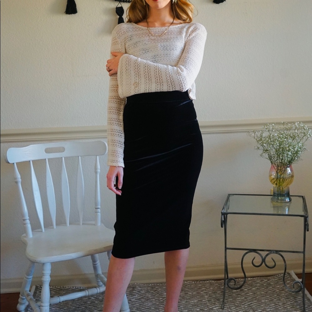 Classic Black Velvet Pencil Skirt - Women's